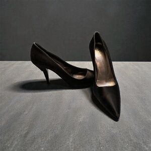 Prada Black Leather Pointed Toe Pumps Size 41 (US 10) Classic Heels